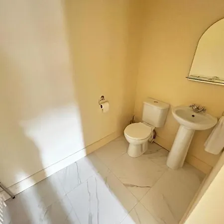 Kilronan 3 Bed House On Castle Grounds