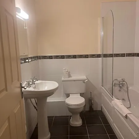 Kilronan 3 Bed House On Castle Grounds *