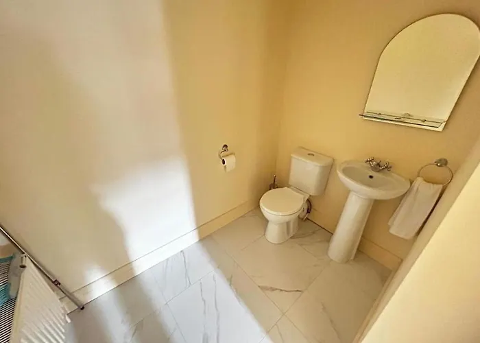 Kilronan 3 Bed House On Castle Grounds