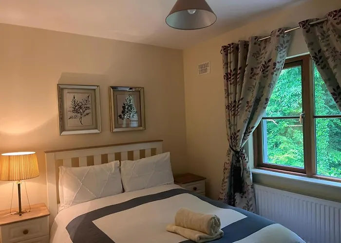 Kilronan 3 Bed House On Castle Grounds